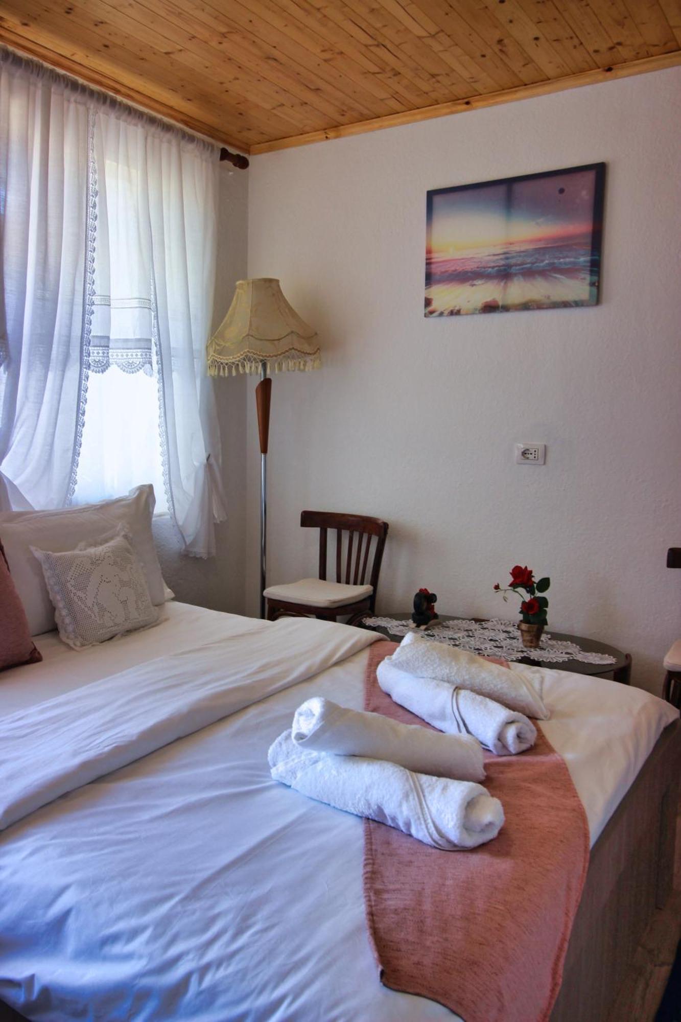 Gjirokastër Guest House Denis מראה חיצוני תמונה