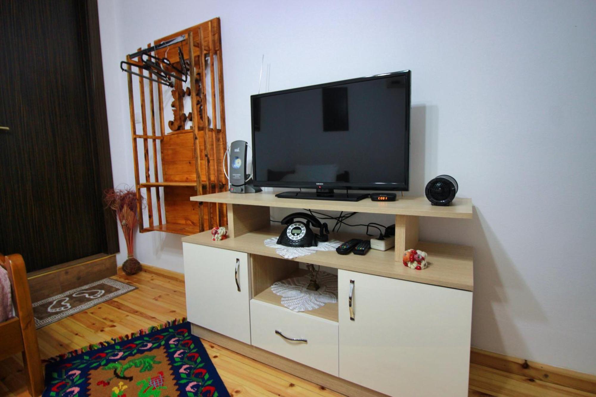 Gjirokastër Guest House Denis מראה חיצוני תמונה